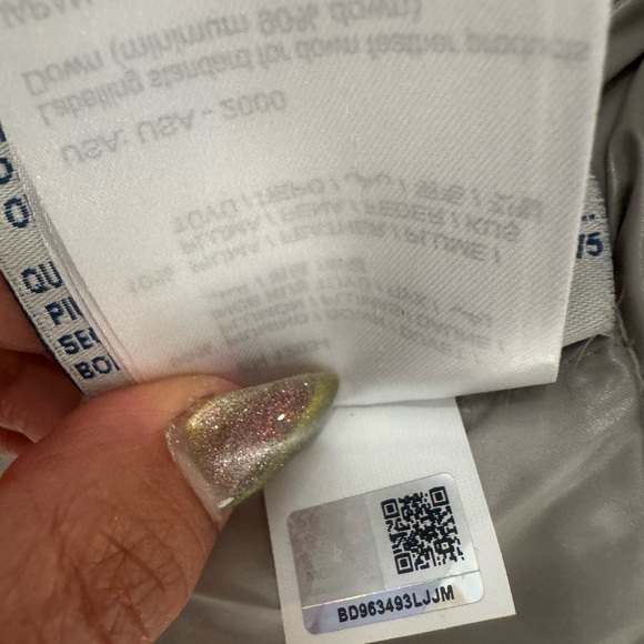 Moncler
Guery Giubbotto Down Jacket - Picture 9 of 12